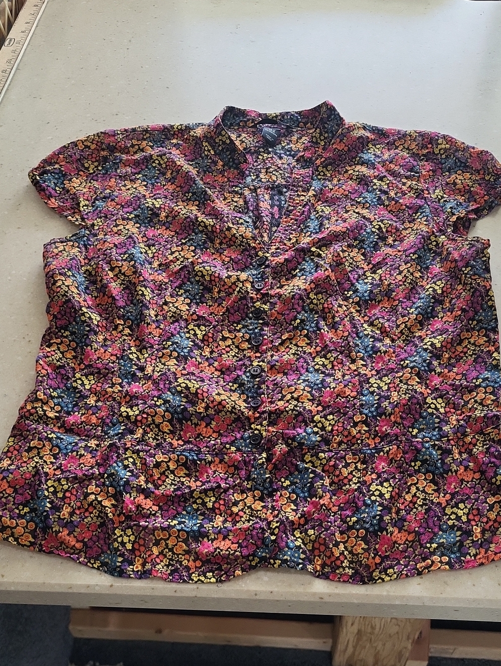 H&M Multicolor Floral Button-Up Top